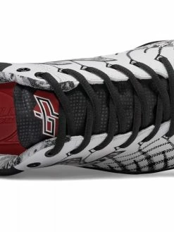 New Balance 4040v5 Metal Spikes – Black/White (L4040PW5) 8 New Balance 4040v5 Metal Spikes – Black/White (L4040PW5) -Baseballism shop products l4040pw5 3