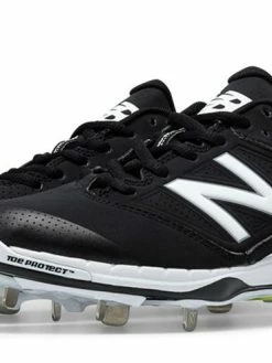 New Balance SM4040B1 Black/White Women’s Fastpitch Spikes