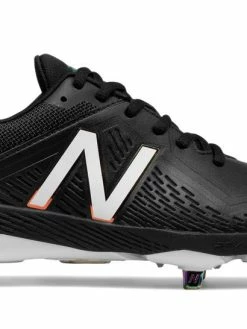 New Balance – Women’s Black/White Fastpitch Spikes (SMFUSEK1)
