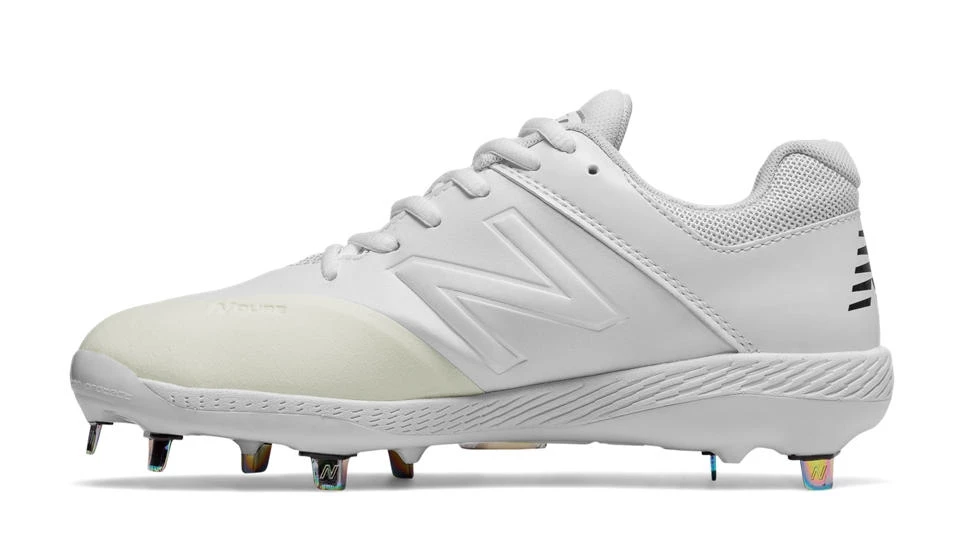 New Balance – White/White Women’s Fastpitch Spikes (SMFUSEW1) 4 New Balance – White/White Women’s Fastpitch Spikes (SMFUSEW1) - Image 2