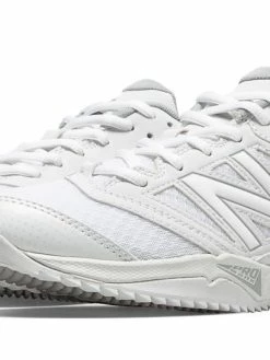 New Balance – White/White Women’s Fastpitch Turf Shoes (ST4040W1)