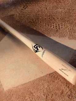 MLB Prime Signature Series Vladimir Guerrero Jr. Game Model (WBL2440010) 9 MLB Prime Signature Series Vladimir Guerrero Jr. Game Model (WBL2440010) -Baseballism shop products wbl2440010 vg27 3